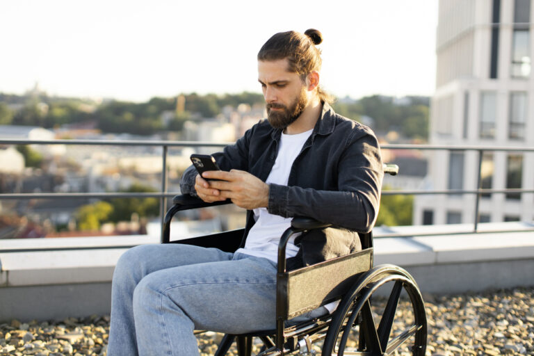 Projektowanie aplikacji mobilnych dla użytkowników z niepełnosprawnościami