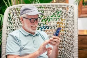 Jak stworzyć aplikację dla rynku senioralnego – potrzeby, wyzwania i szanse